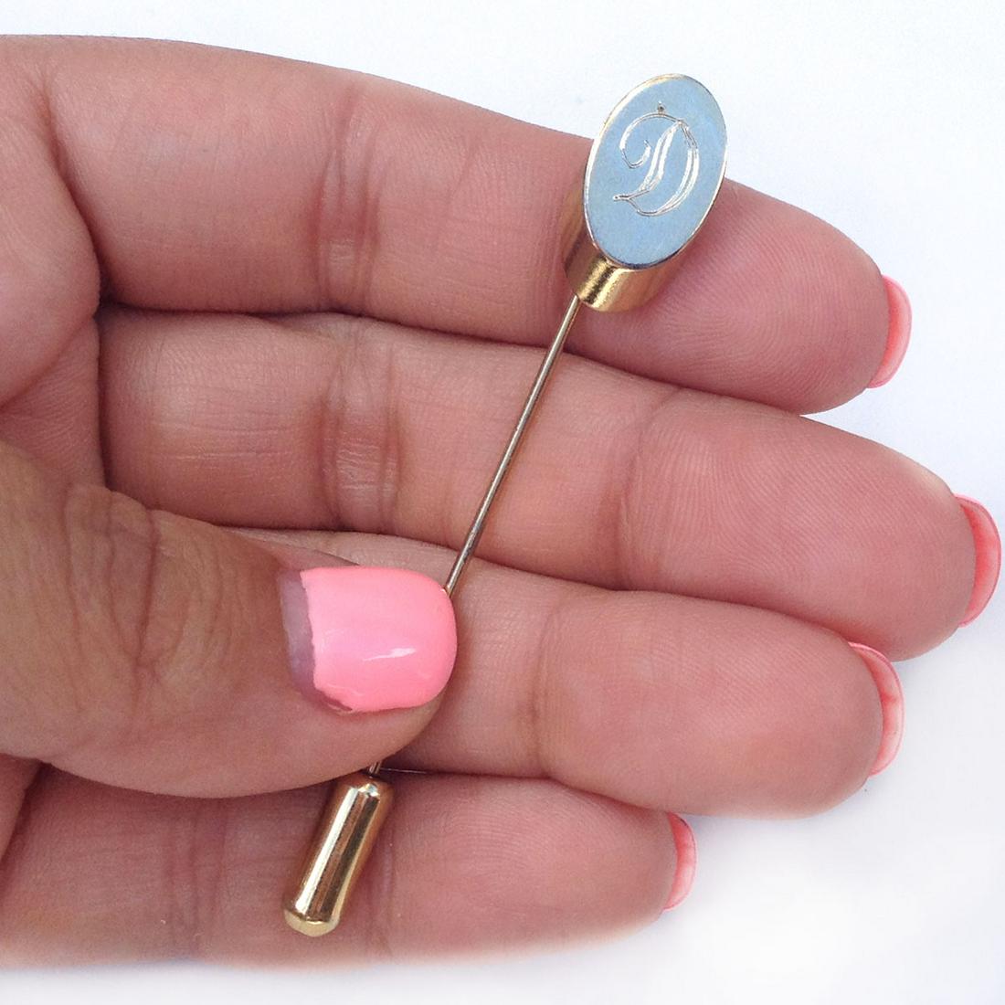 Vintage gold tone Letter D Initial stick lapel pin (1 of 4)
