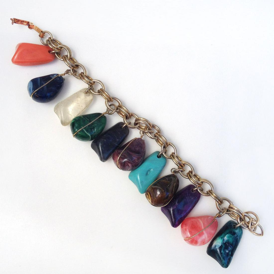 Gold tone multicolor stone color beads bracelet: Gold tone multicolor stone color beads bracelet. Length 7 3/4 inches. Condition very good.