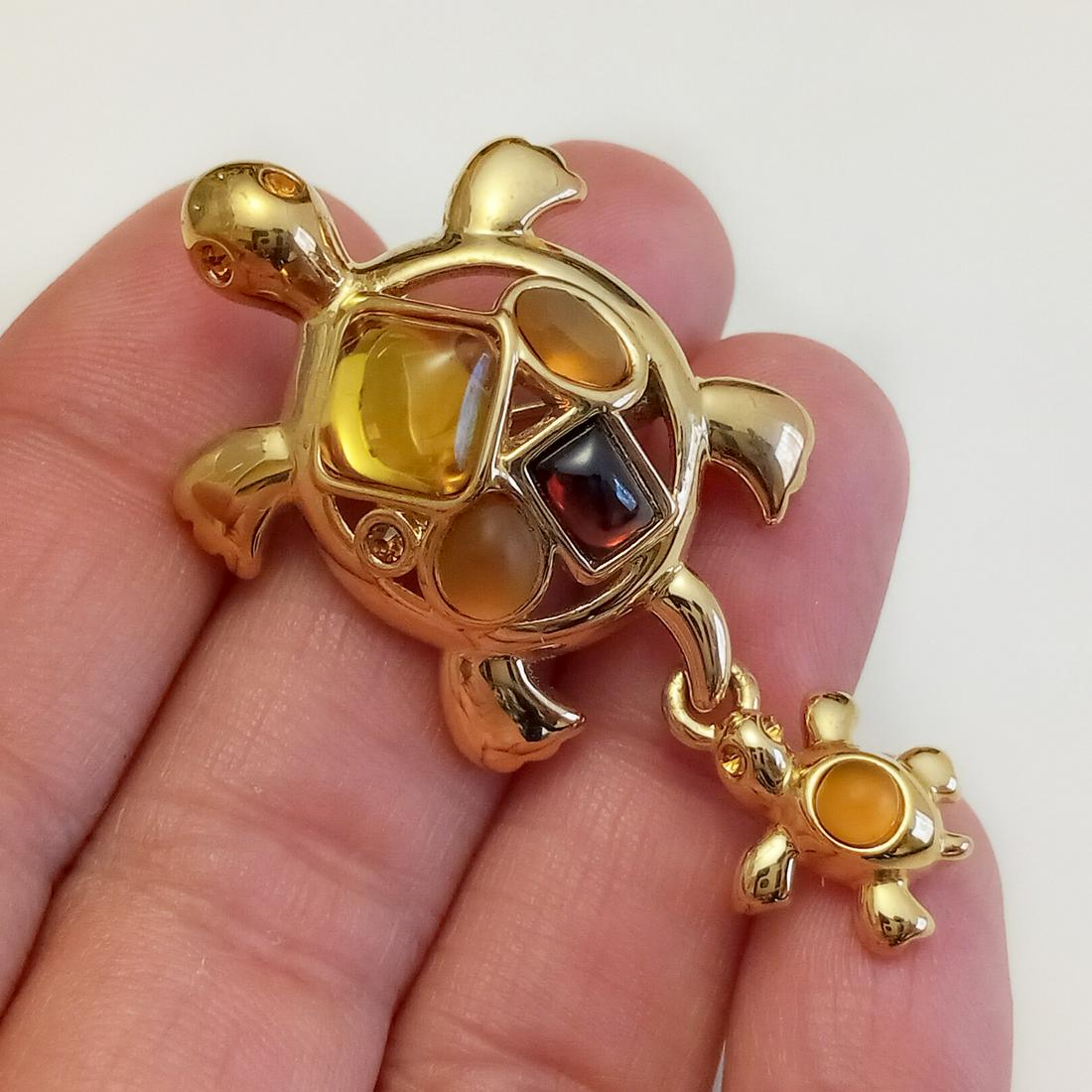 MONET Vintage gold tone Mama Baby Turtle brooch, signed (1 of 4)