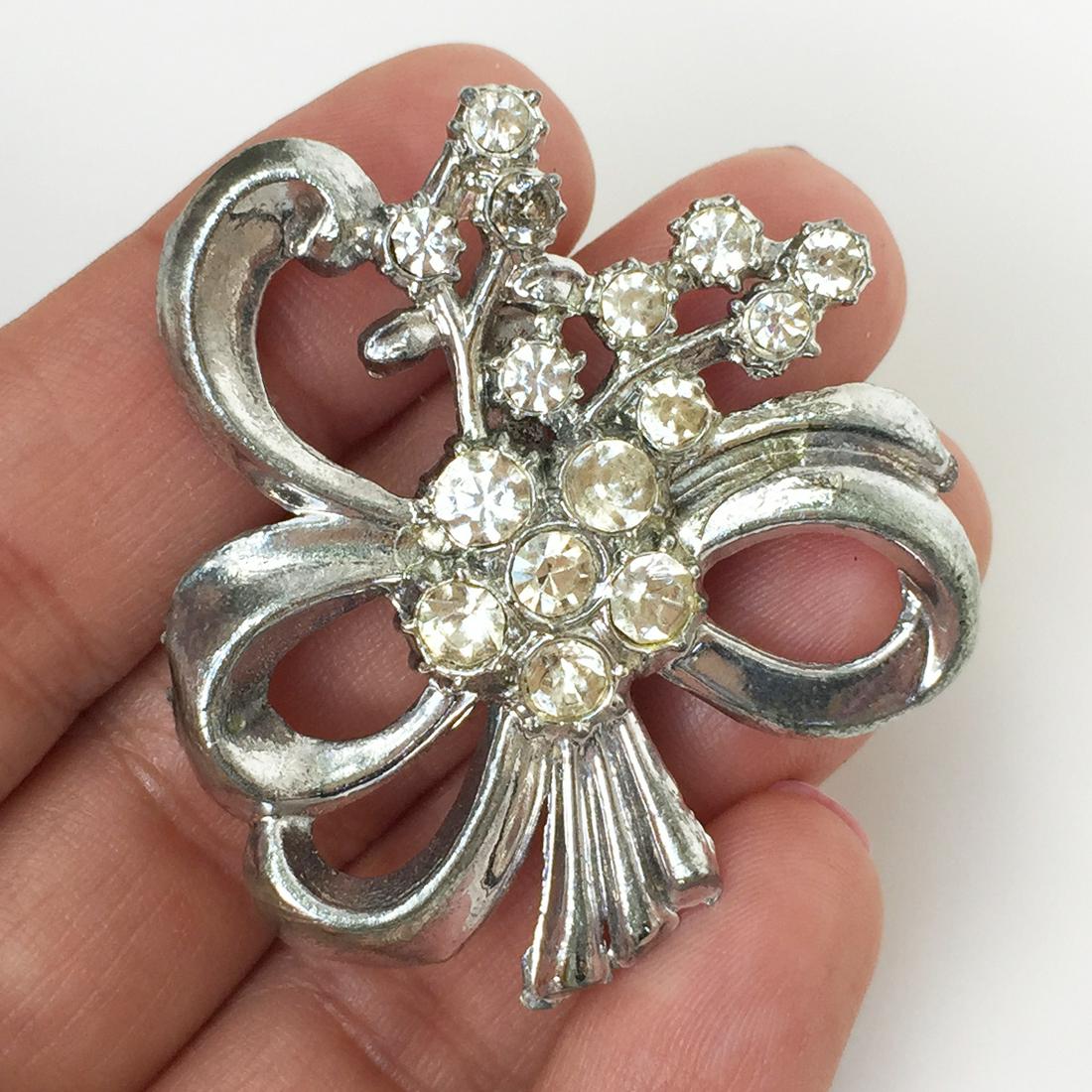 Silver tone clear crystals Bow Flower Bouquet brooch (1 of 3)