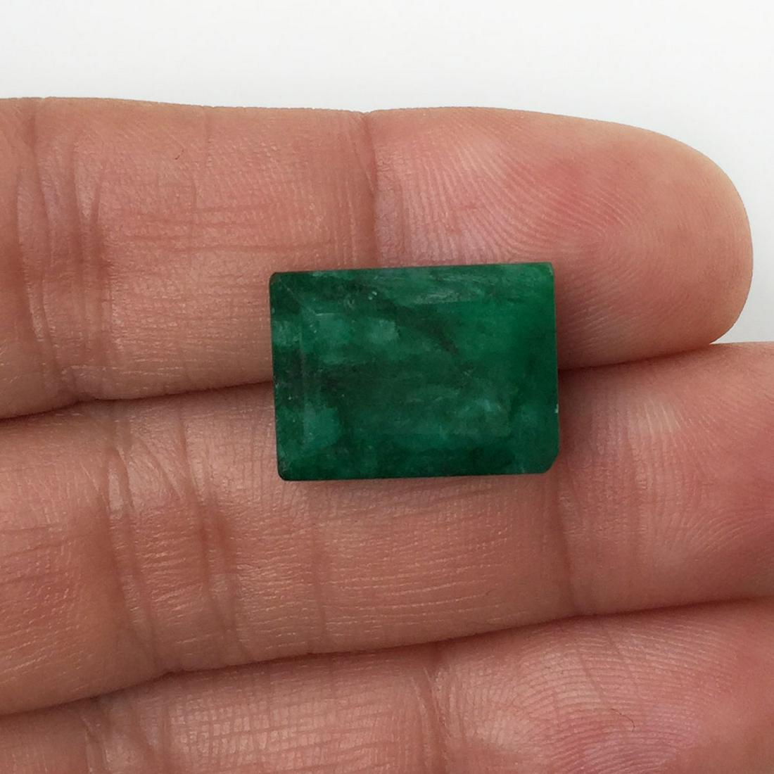 Rectangular shape faceted emerald, weight 11.34 cts (1 of 2)