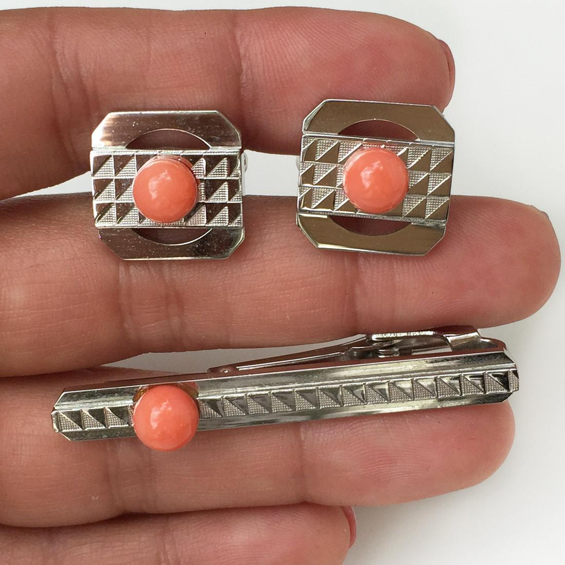 Silver tone pink coral ball cufflinks tie bar clip set (1 of 7)