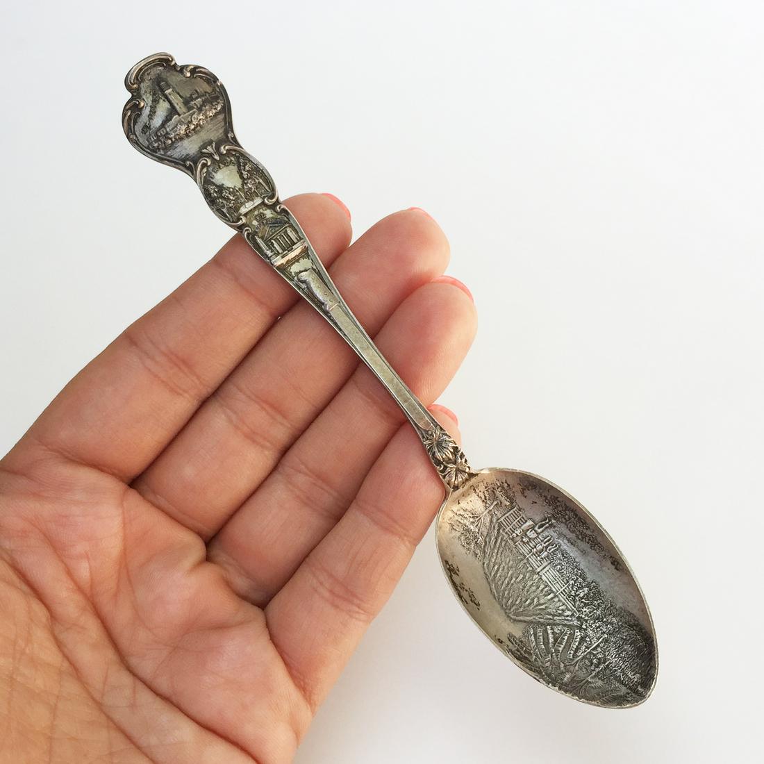 Collectible sterling silver tea spoon: Collectible sterling silver tea spoon with El Morro, Prado, El Templete, cuban home design. Weight approximately 15 grams. Hallmarked Sterling. Length 5 1/2 inches. Condition very good.