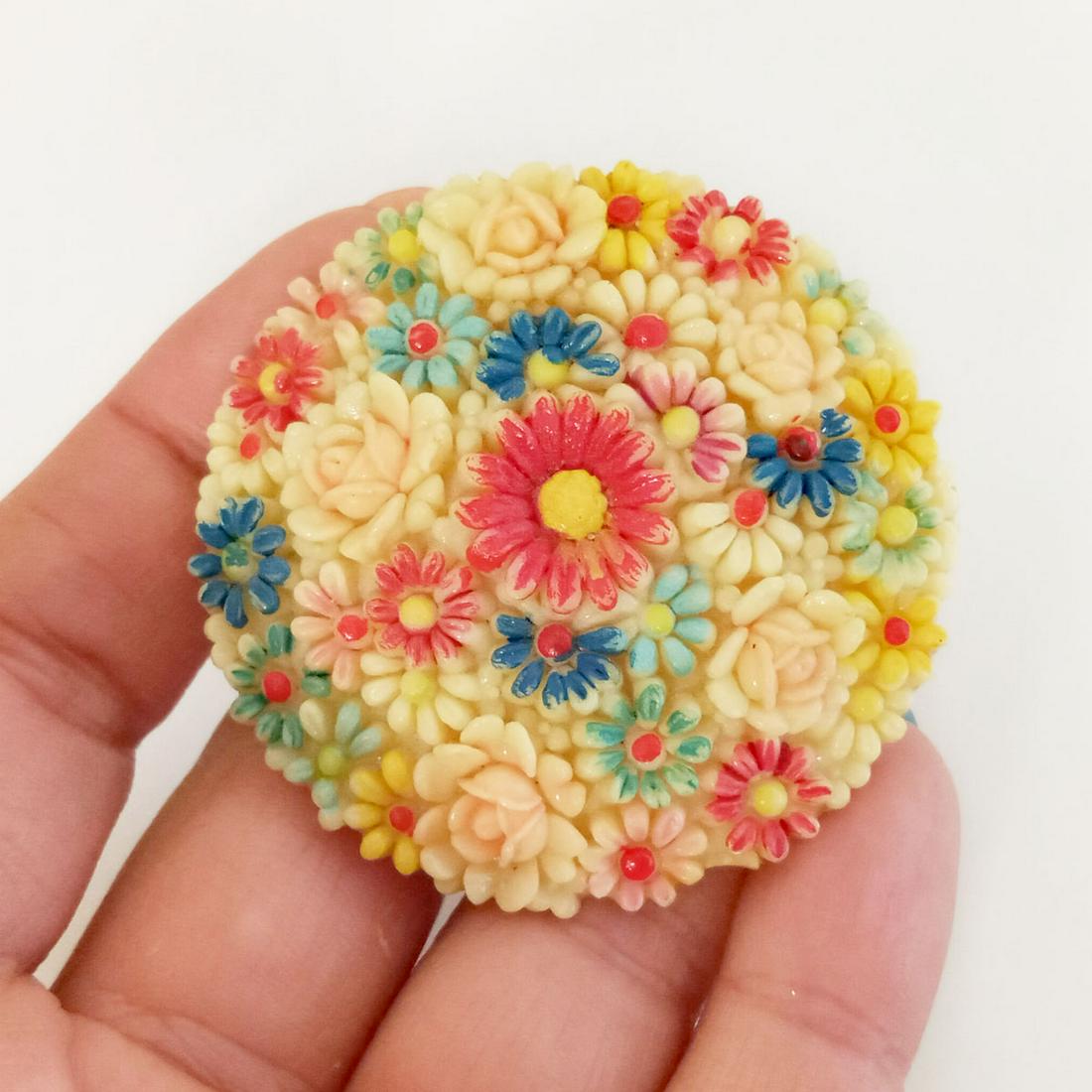 Vintage multicolor Flowers textured finish round brooch (1 of 3)