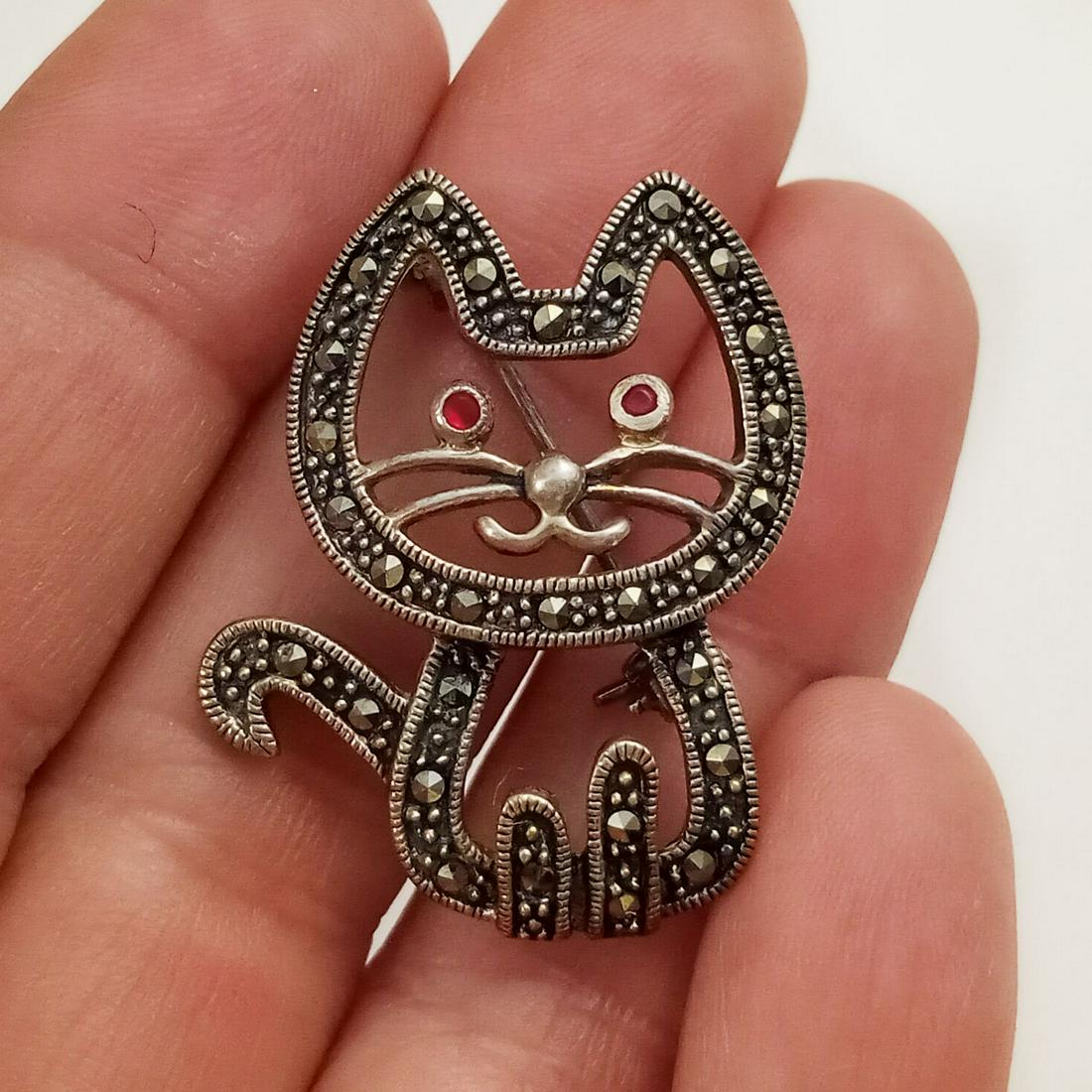 Sterling silver marcasites garnet Kitty Cat brooch (1 of 3)