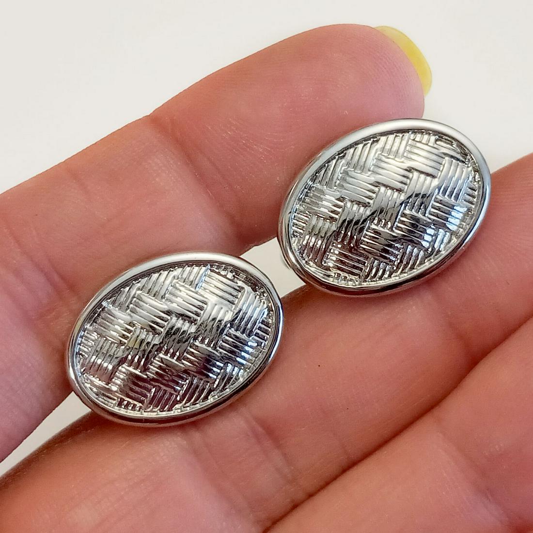 Silver tone weave texture oval shape cufflinks (1 of 5)