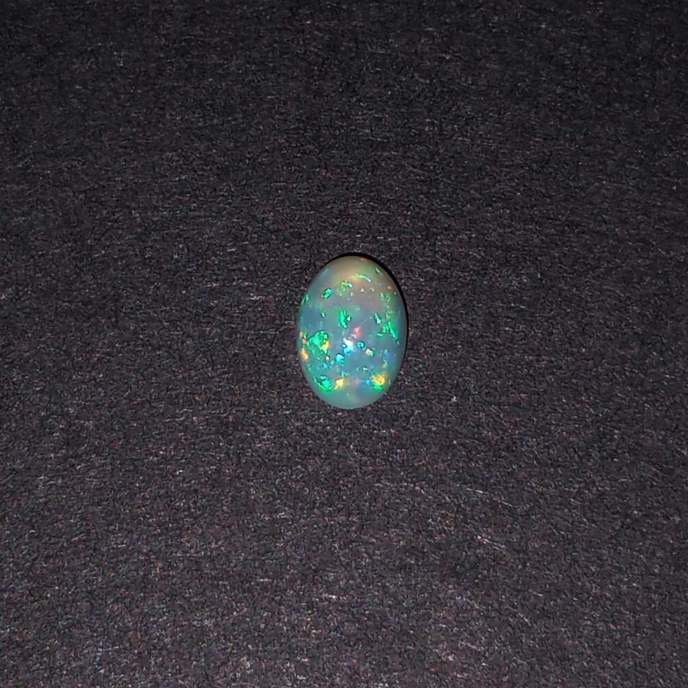 Oval shape Welo Opal cabochon, weight 0.55 cts (1 of 3)