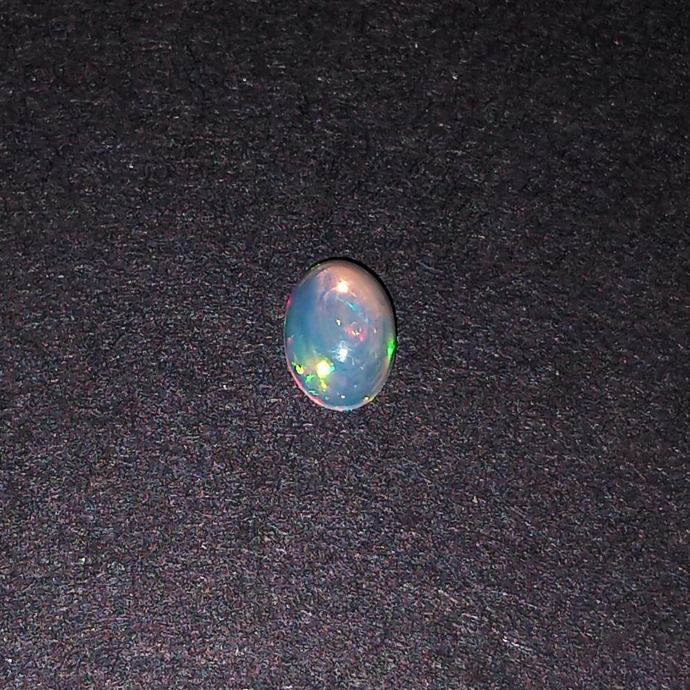 Oval shape Welo Opal cabochon, weight 0.54 cts (1 of 4)