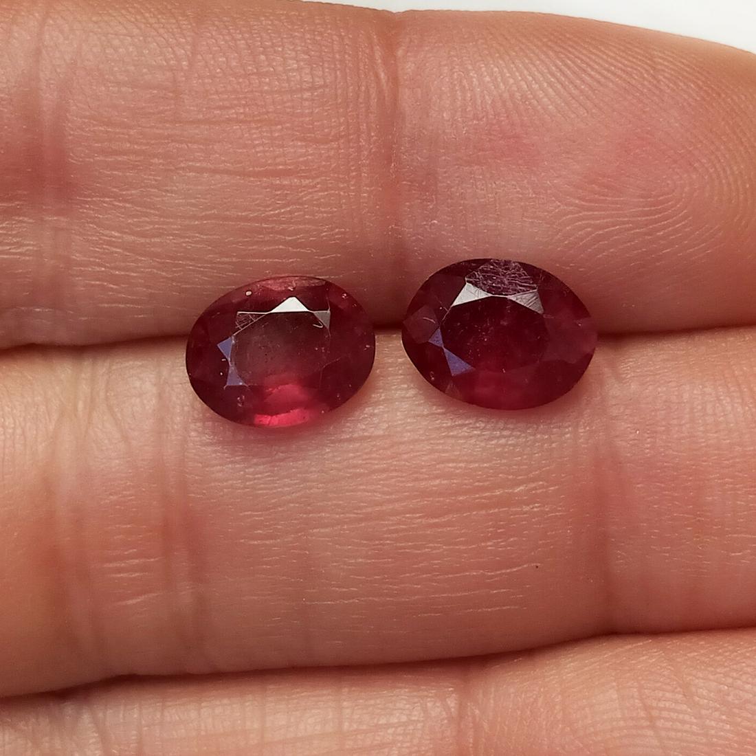Pair of 9x7 mm Oval shape faceted ruby, weight 3.93 cts (1 of 3)