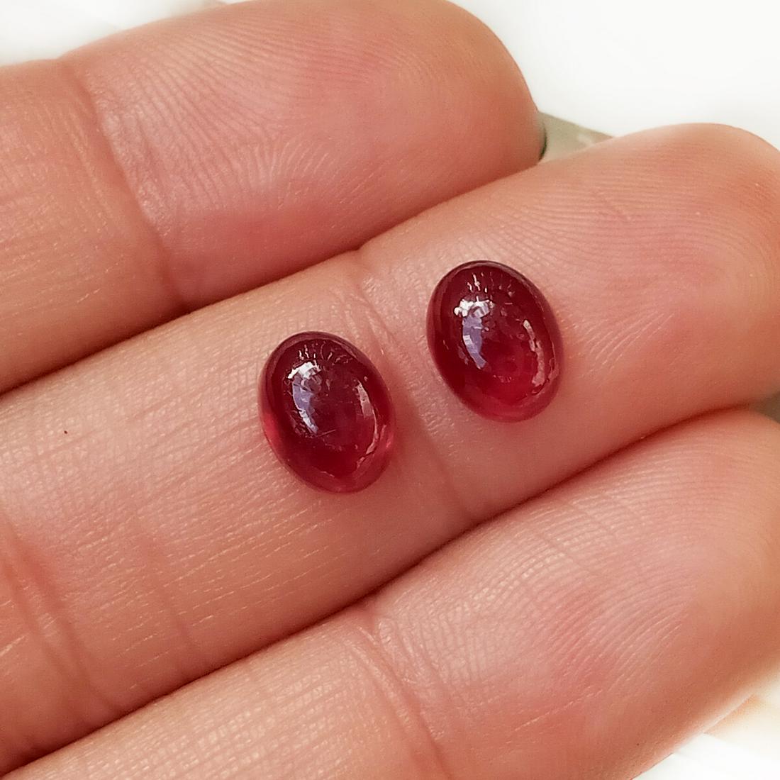 Pair of oval 8 x 6 mm shape red ruby cab, 4.27 cts (1 of 3)