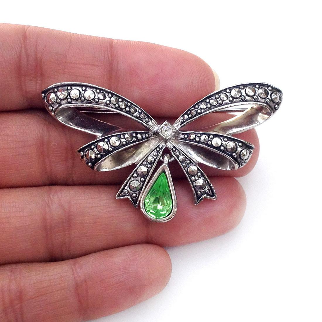 AVON Silver tone Bow shape brooch with crystal, signed (1 of 3)