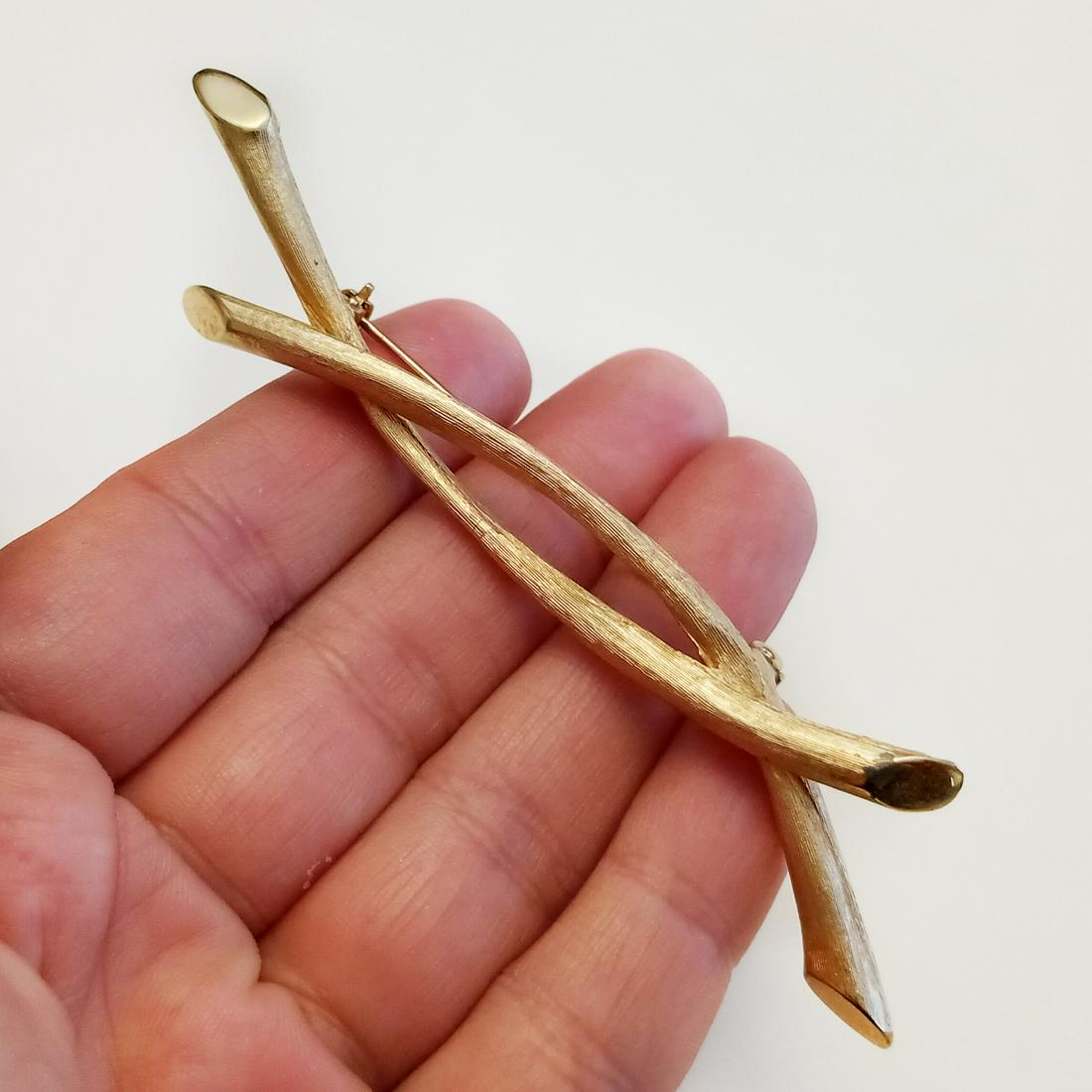 JUDY LEE Vintage gold tone crossed brooch, signed (1 of 4)