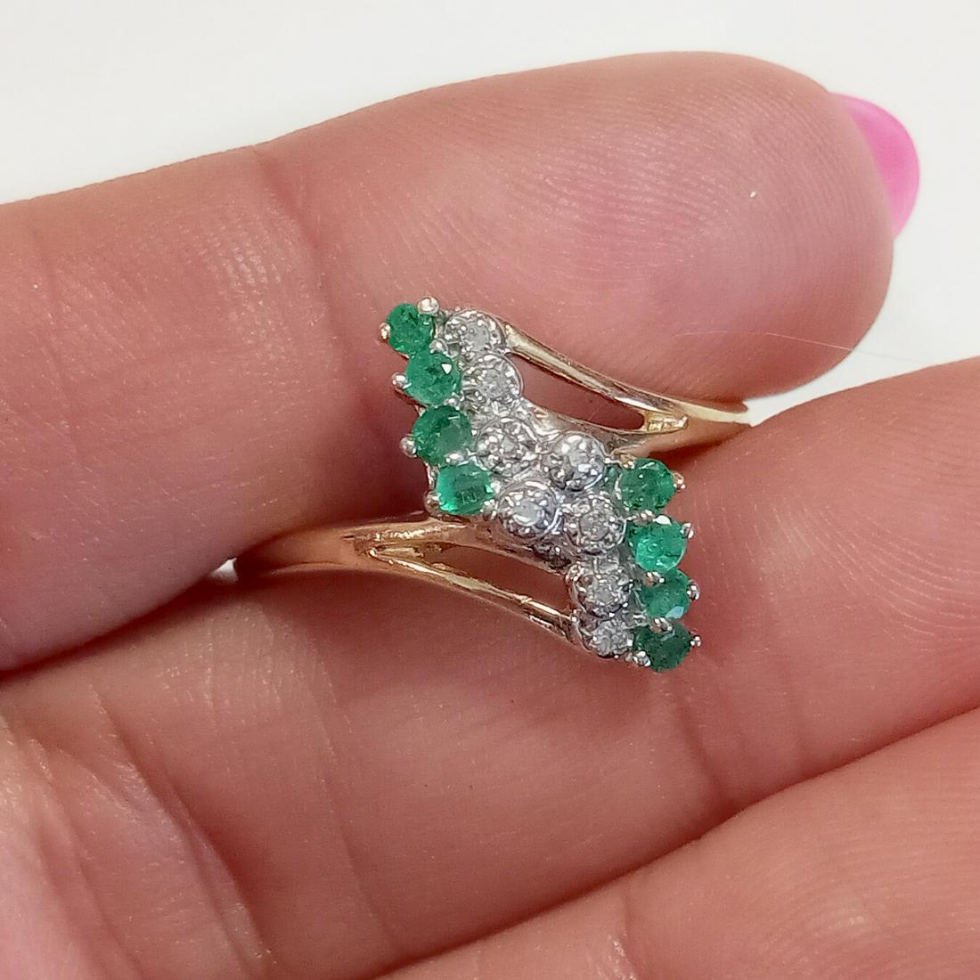 10K yellow gold emerald diamond ring, size 10 (1 of 5)