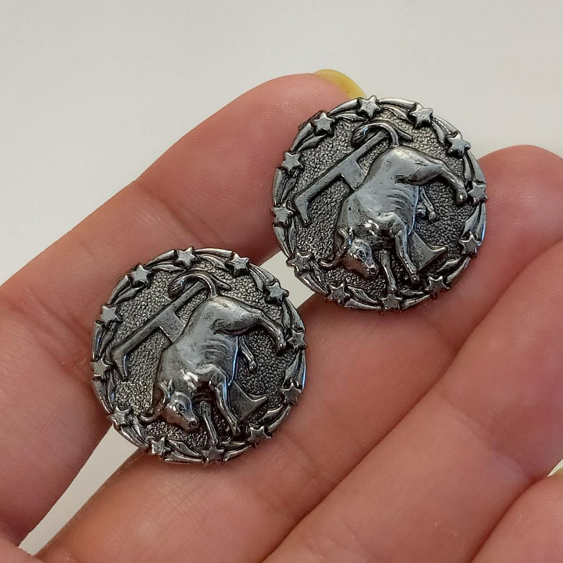 Dark silver tone Letter T Bull Taurus round cufflinks (1 of 5)