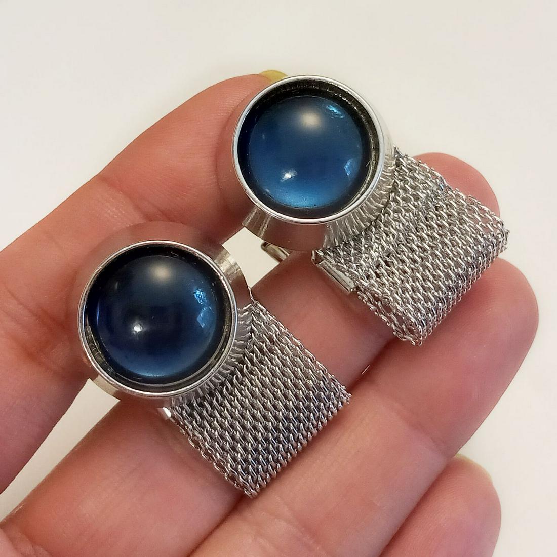 Silver tone round london blue color cab mesh cufflinks (1 of 7)