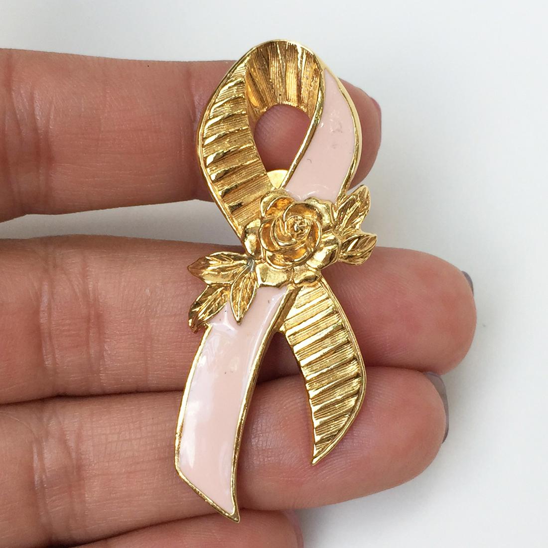 AVON Gold tone Breast cancer Pink enamel ribbon pin (1 of 3)