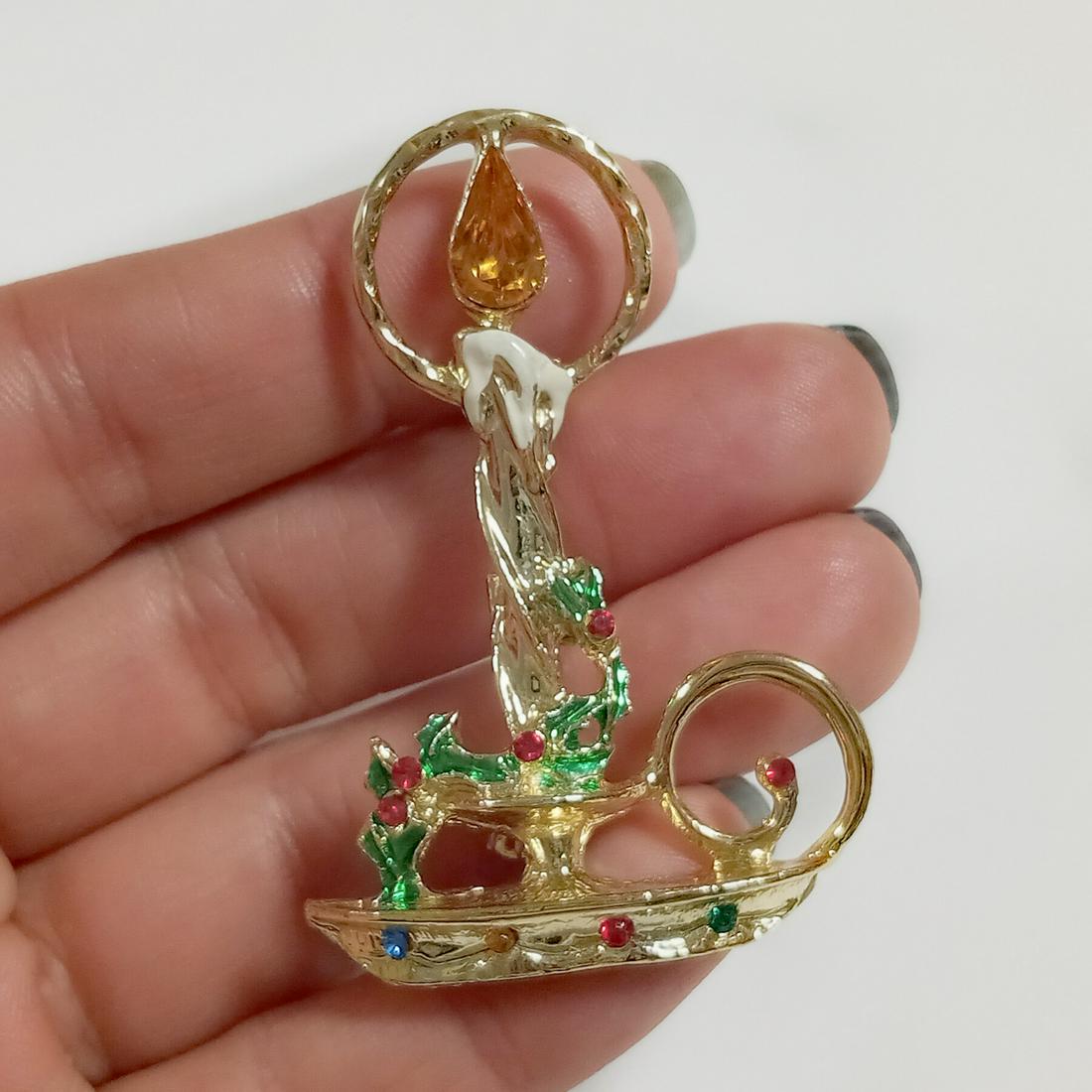 Vintage gold tone Christmas candle shape brooch (1 of 3)