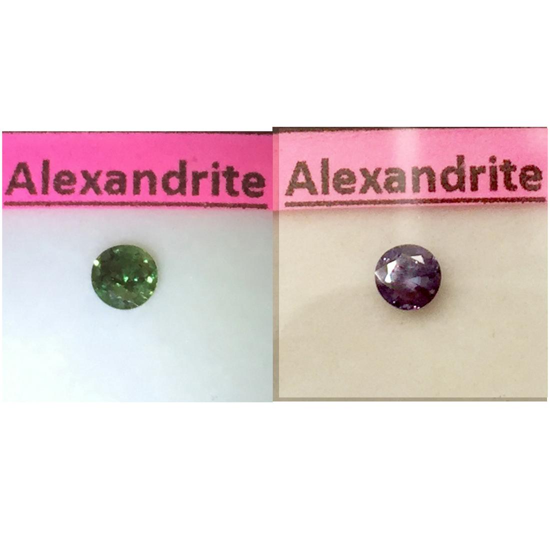 0.29 cts Natural Color Change Alexandrite 3.9 mm round (1 of 7)