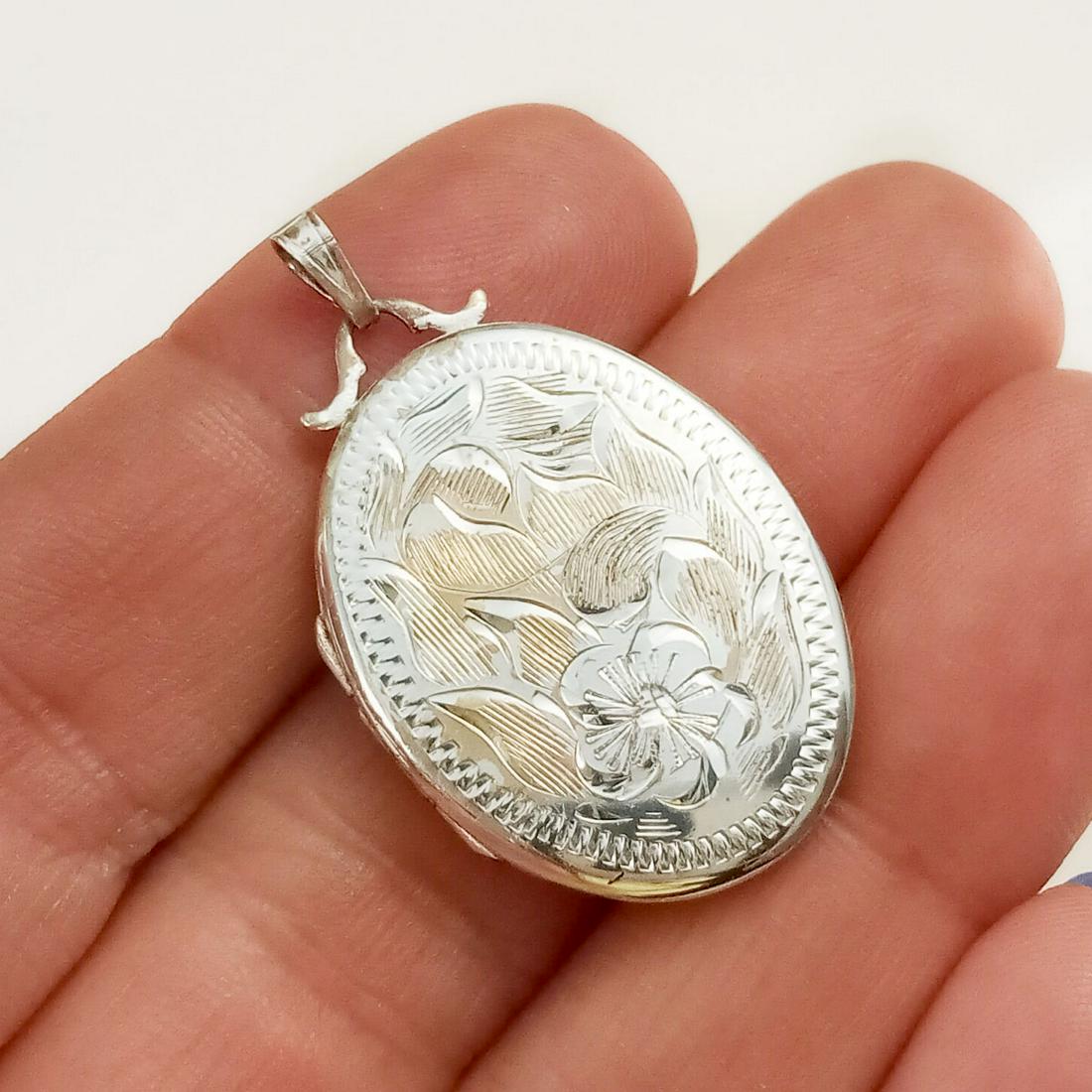 Sterling silver diamond cut oval locket pendant (1 of 4)