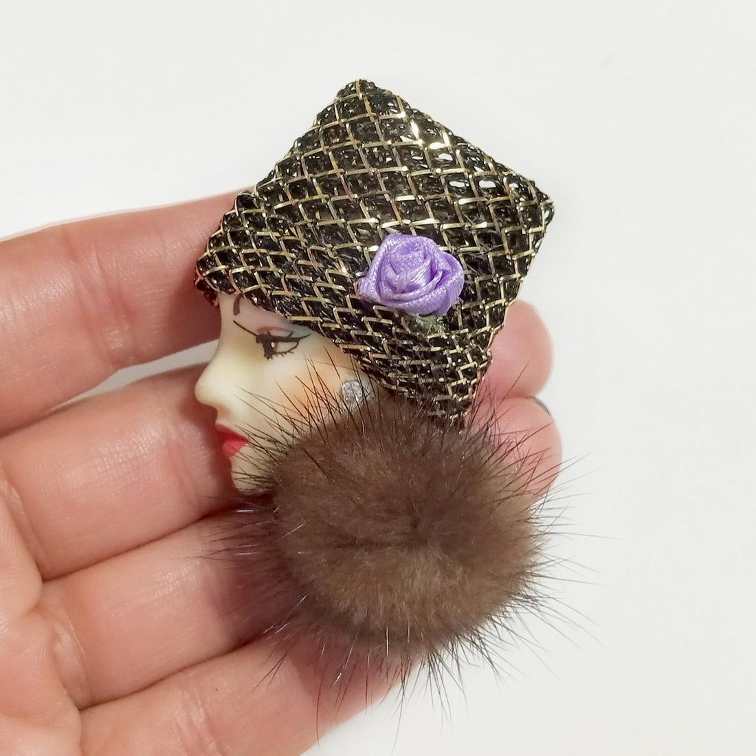 Womans face with fur collar gold black hat brooch (1 of 3)