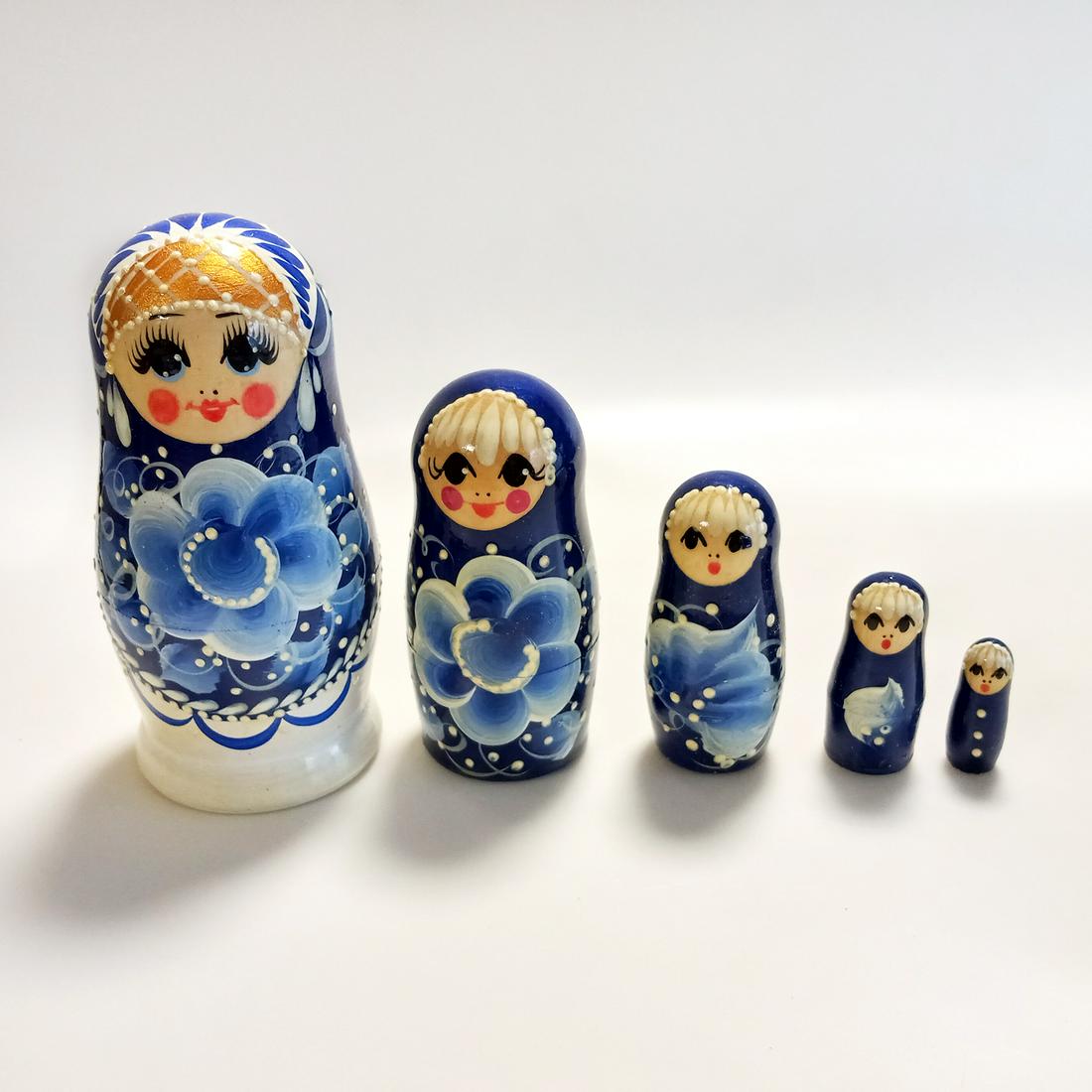 Hand made 5 Nested blue cream Matreshka Dolls (1 of 3)