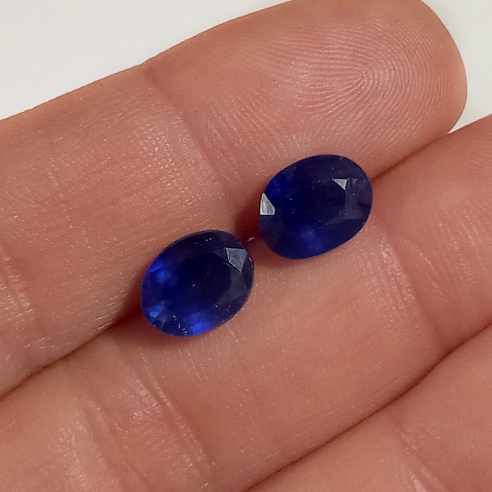 Pair of 9x7 mm oval faceted blue sapphire 5.18 cts (1 of 3)