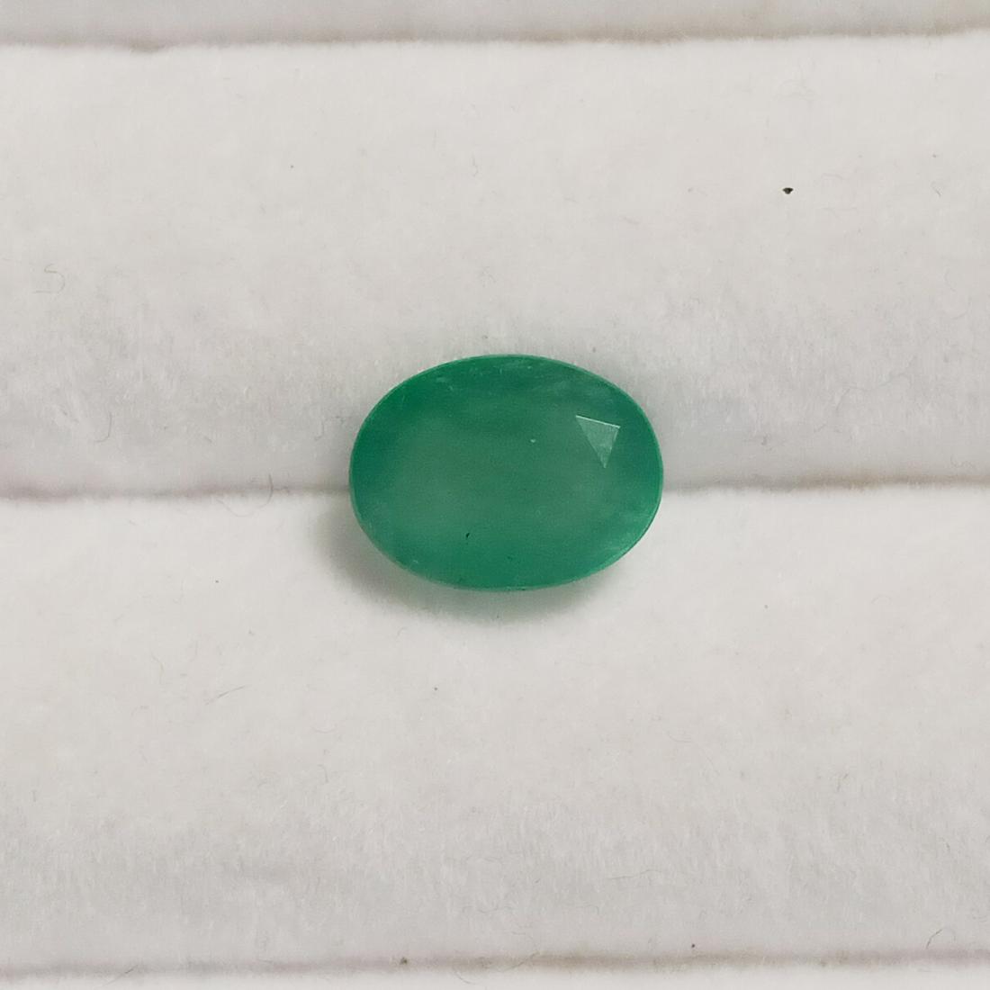 Natural Untreated oval shape faceted emerald, 2.69 cts (1 of 3)