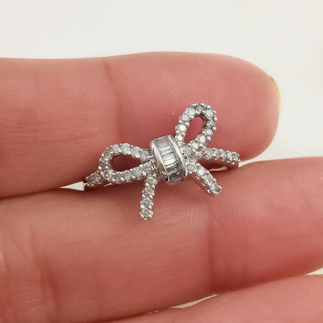 10K white gold Diamond Bow ring, size 7 (1 of 5)