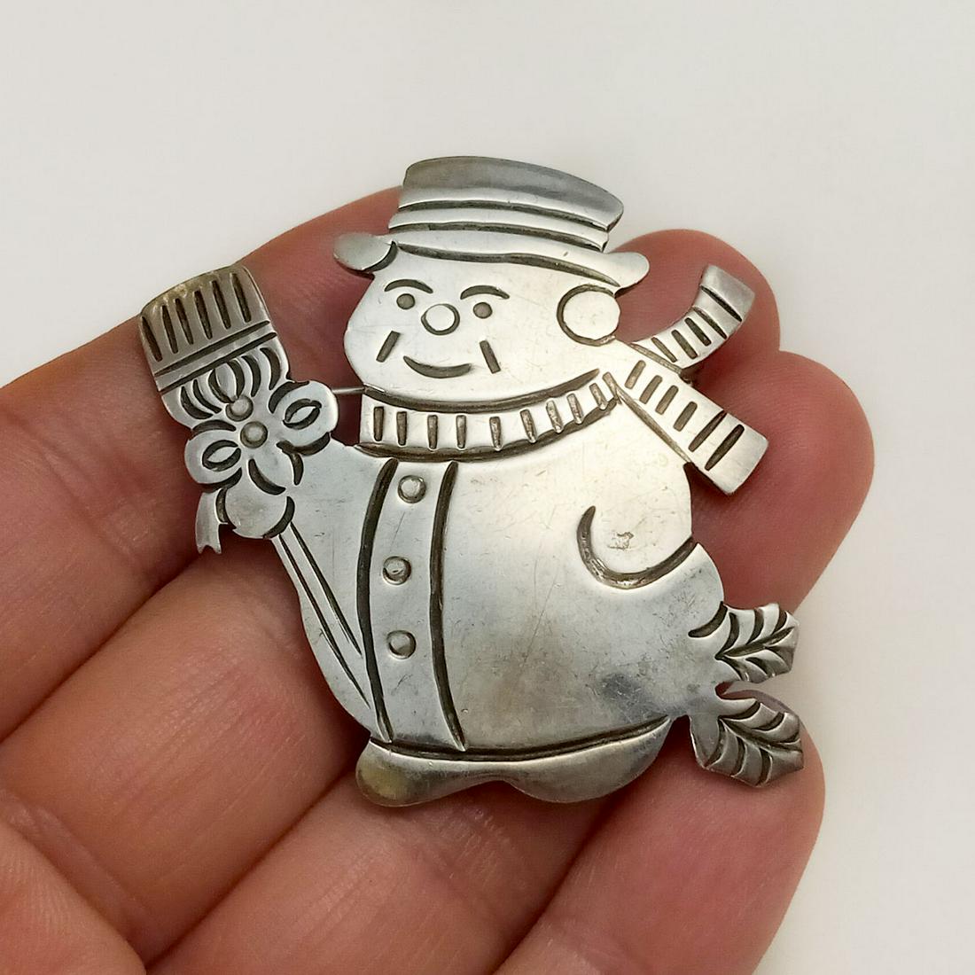 Vintage sterling silver Snowman winter brooch pendant (1 of 3)