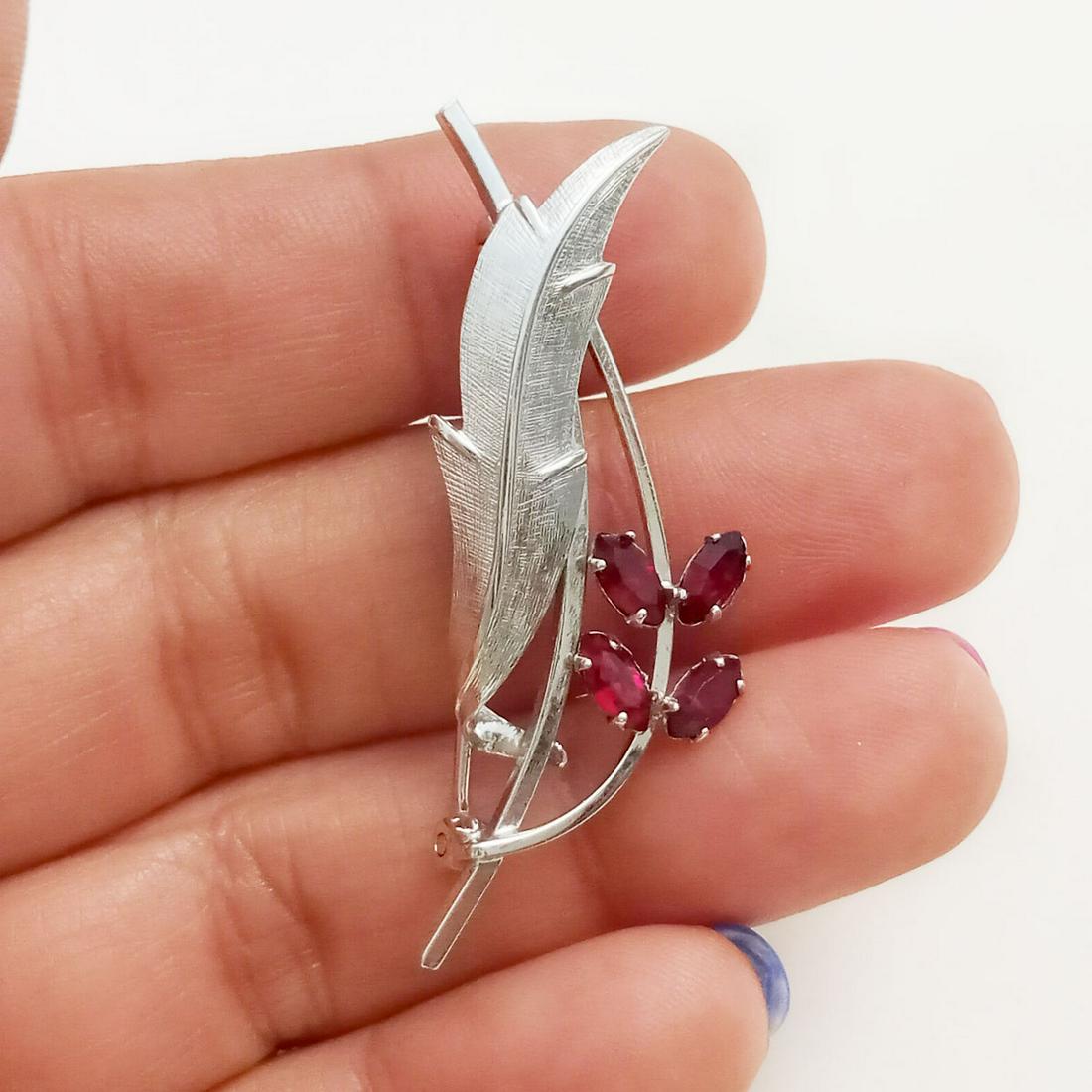 CURTIS JEWELRY Sterling silver ruby color Flower brooch (1 of 4)