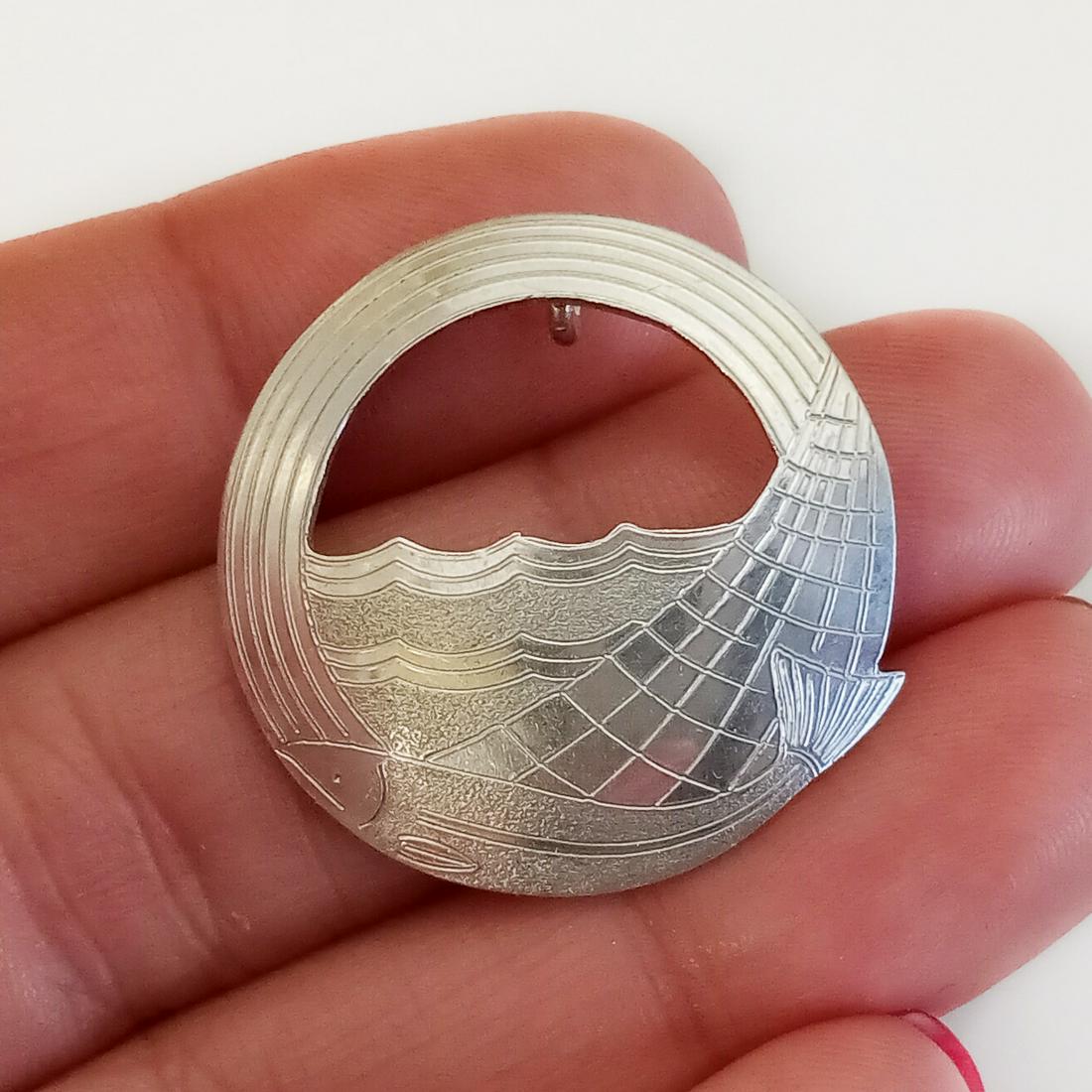 Sterling silver textured finish Fish Net round pendant (1 of 3)