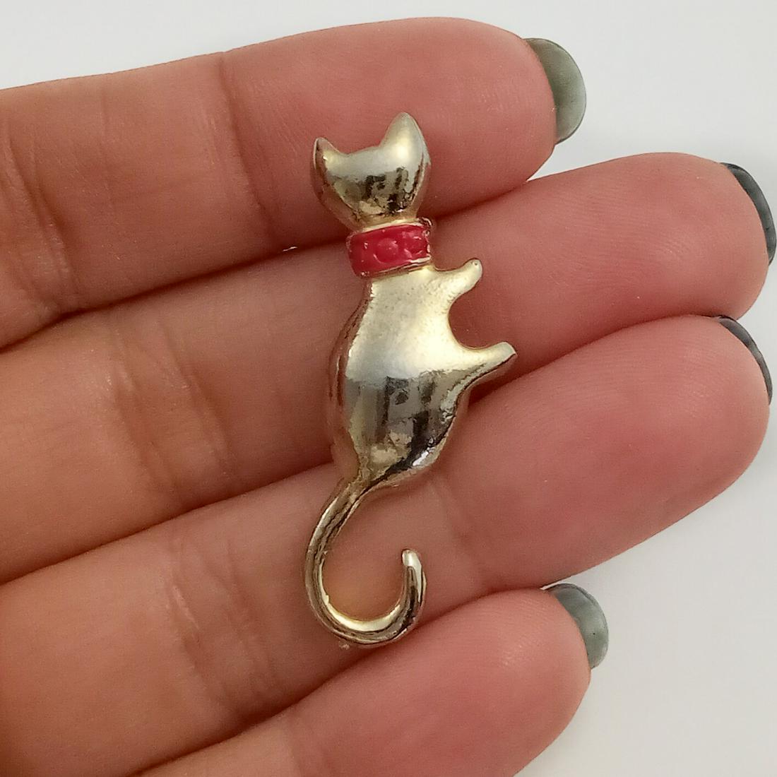 Vintage gold tone red enamel Kitty Cat brooch (1 of 3)
