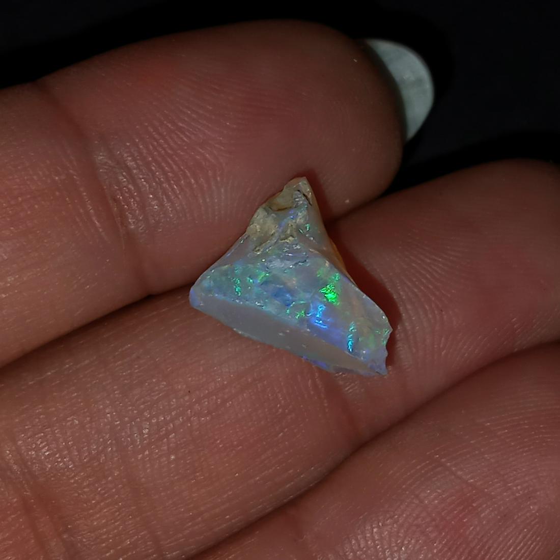 Raw rough free shape Welo Opal, weight 4.01 cts (1 of 8)