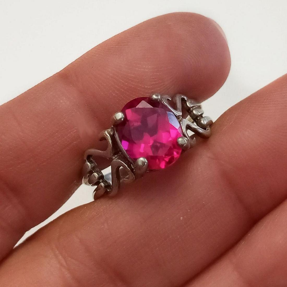 Sterling silver oval shape ruby color CZ ring size 9 (1 of 5)