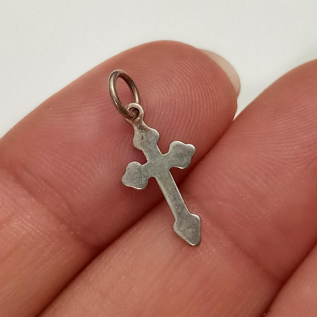 Vintage sterling silver tiny cross charm pendant (1 of 3)