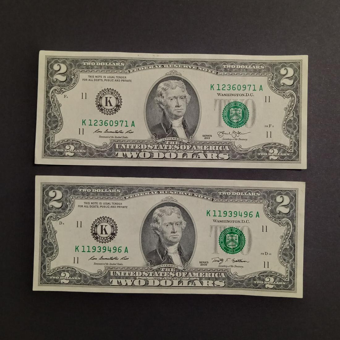 2 2009 US Fed Reserve $2 two dollar bills notes: Lot of 2 Collectible 2009 US Federal Reserve $2 Two dollars bills notes. Condition excellent. Bills are crisp.