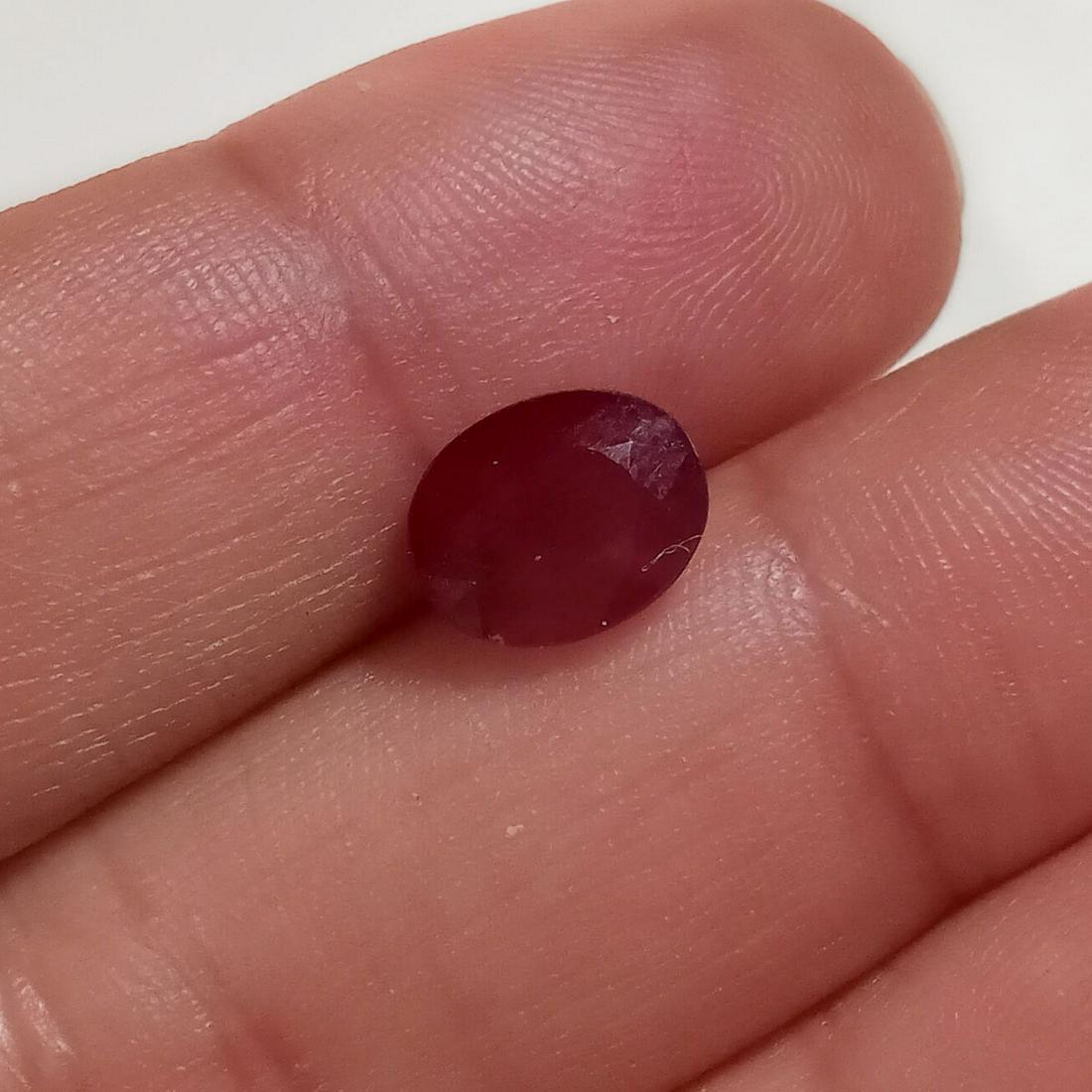 8.5x6.5 mm oval faceted ruby, weight 2.50 cts (1 of 2)