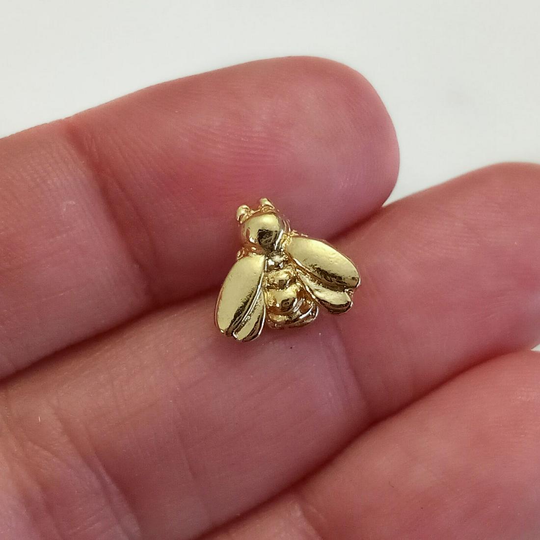 Gold tone Bee Insect tiny pin brooch (1 of 3)