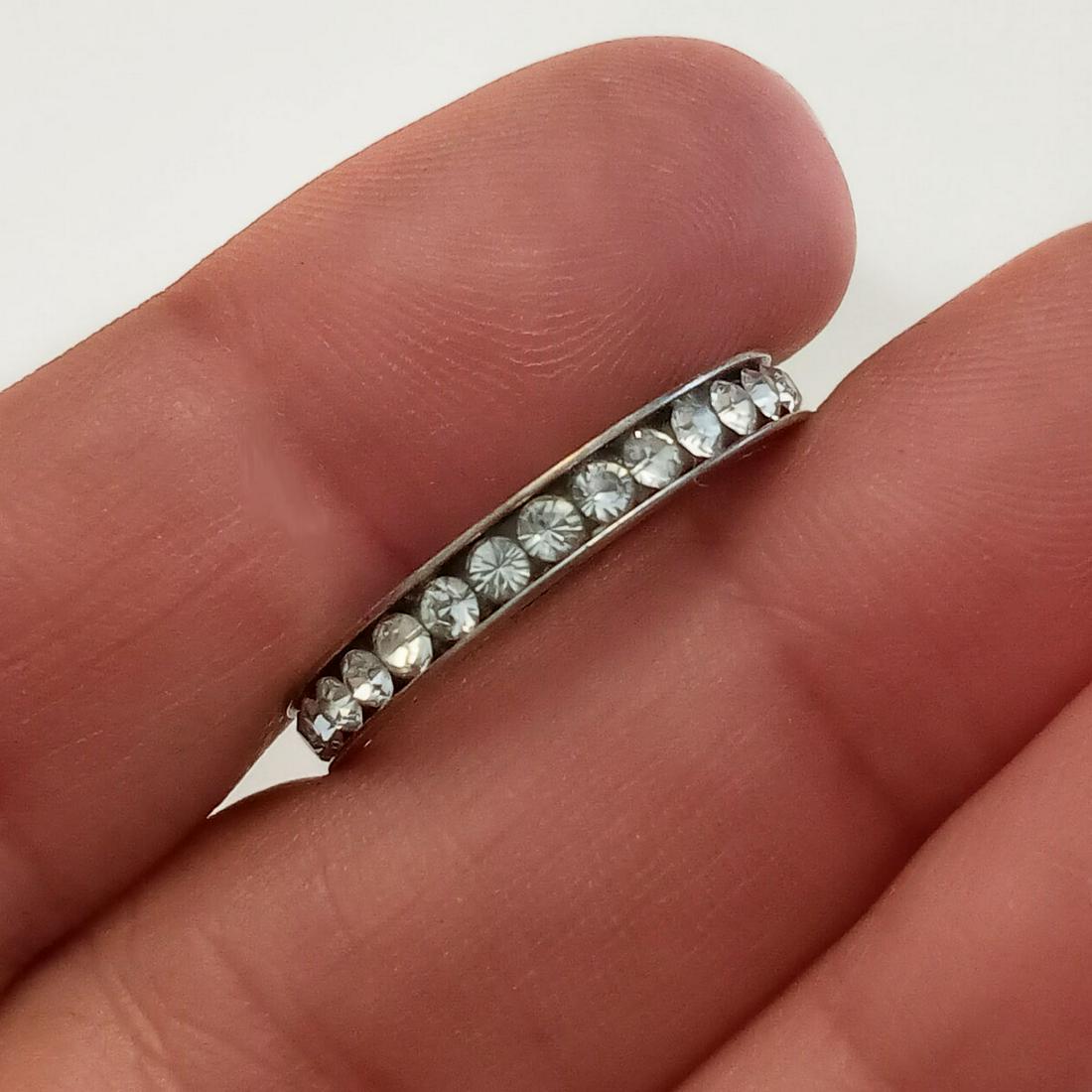 Sterling silver clear rhinestones eternity band ring (1 of 4)