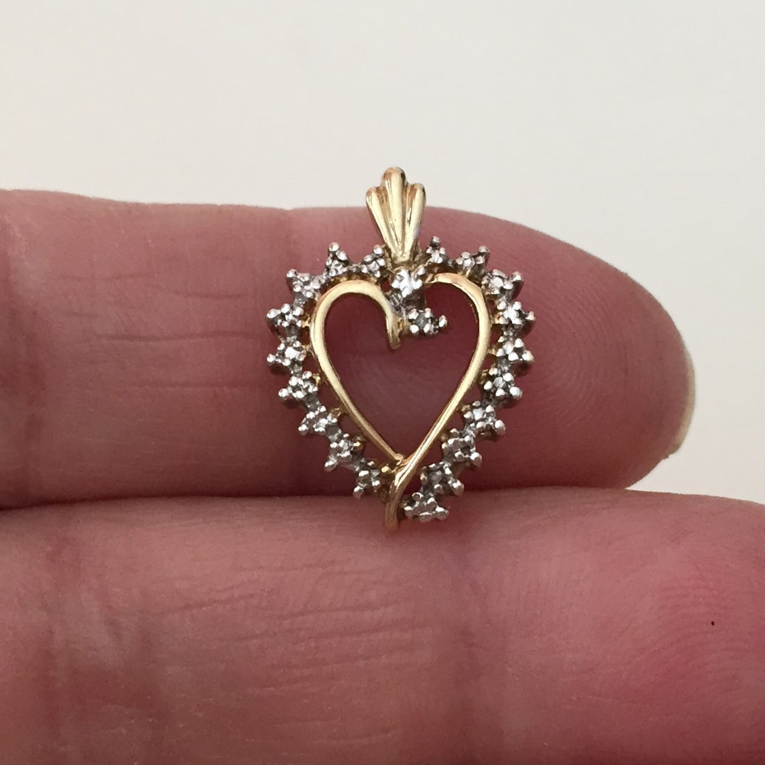 Jcm 10k deals heart necklace