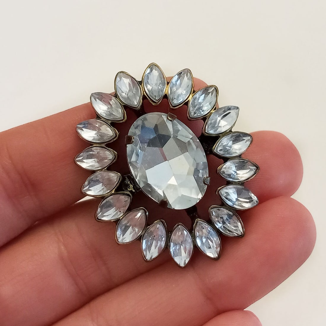 Bronze tone clear rhinestones flower ring, size 9 (1 of 5)