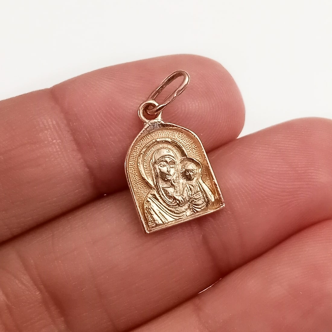 14K yellow gold Kazan Icon of the Mother of God russian religious pendant (1 of 3)
