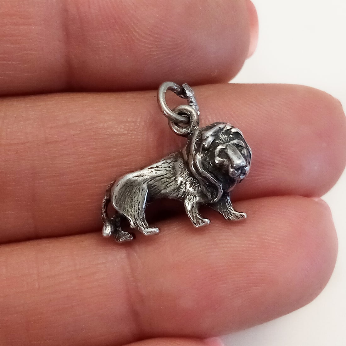 Vintage sterling silver Lion charm (1 of 3)