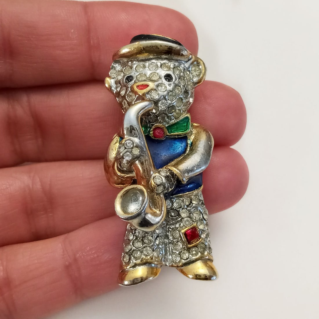 Vintage multicolor Teddy Bear playing saxophone brooch (1 of 3)