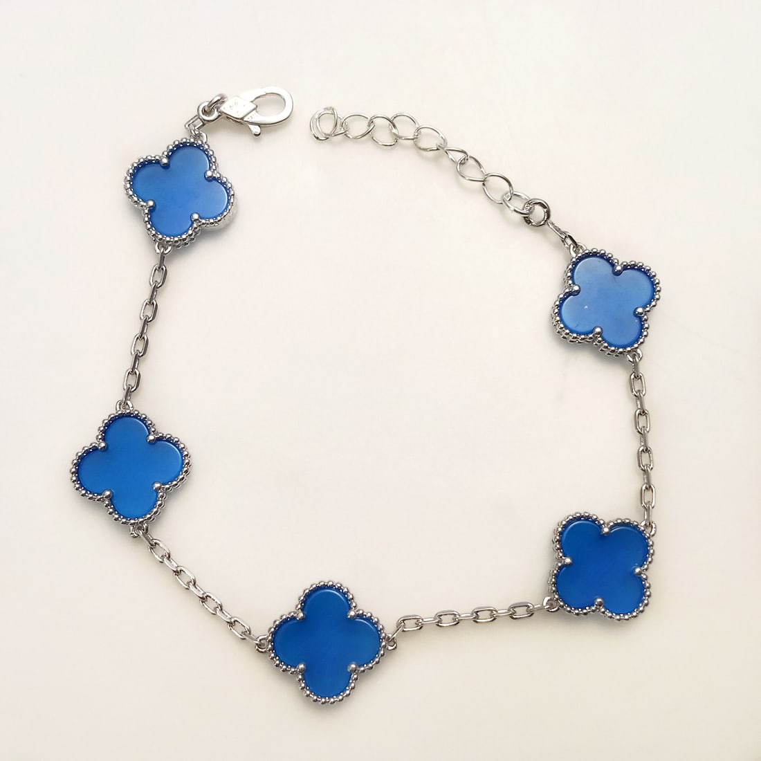 Silver tone stainless steel blue 4 Leaf Clover Flowers bracelet (1 of 4)