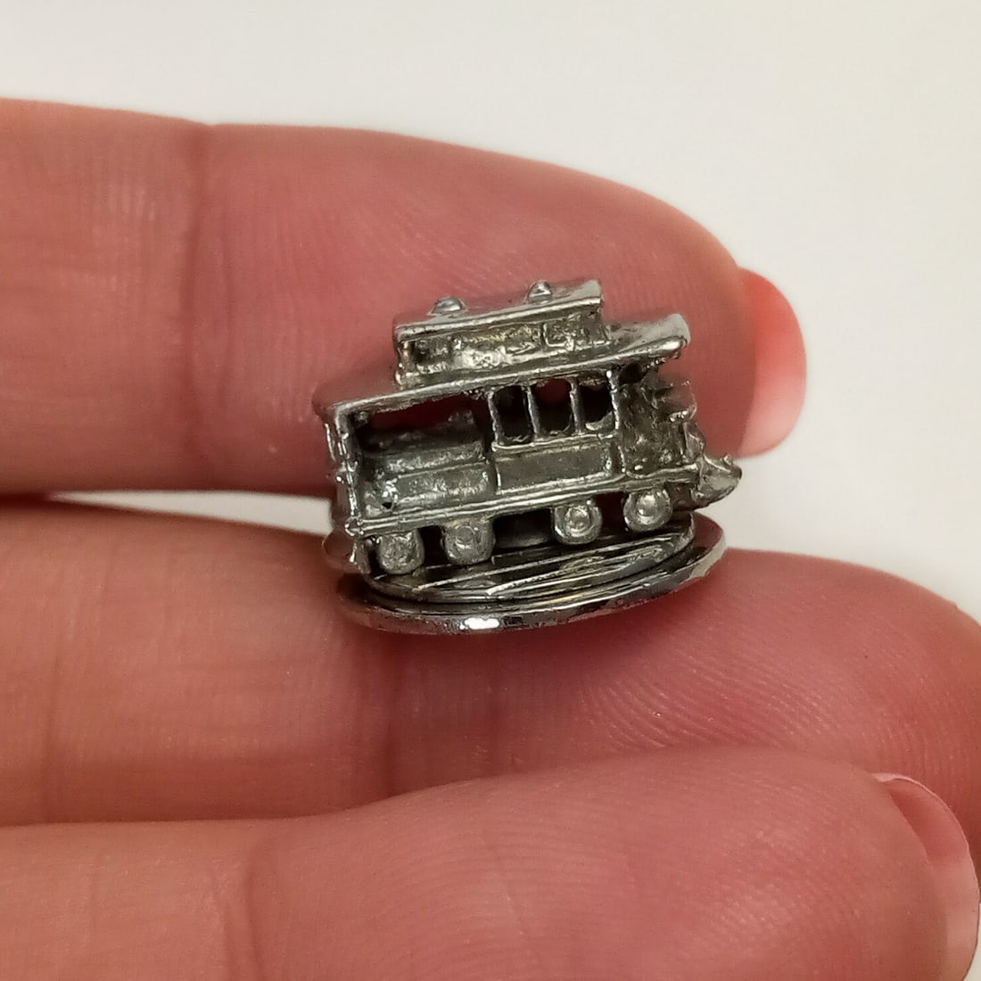 Sterling silver San Francisco turning cable car charm (1 of 7)
