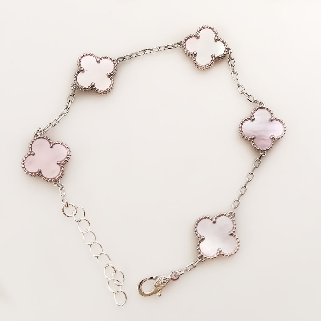 Silver tone stainless steel pink MOP color 4 Leaf Clover Flowers bracelet (1 of 4)