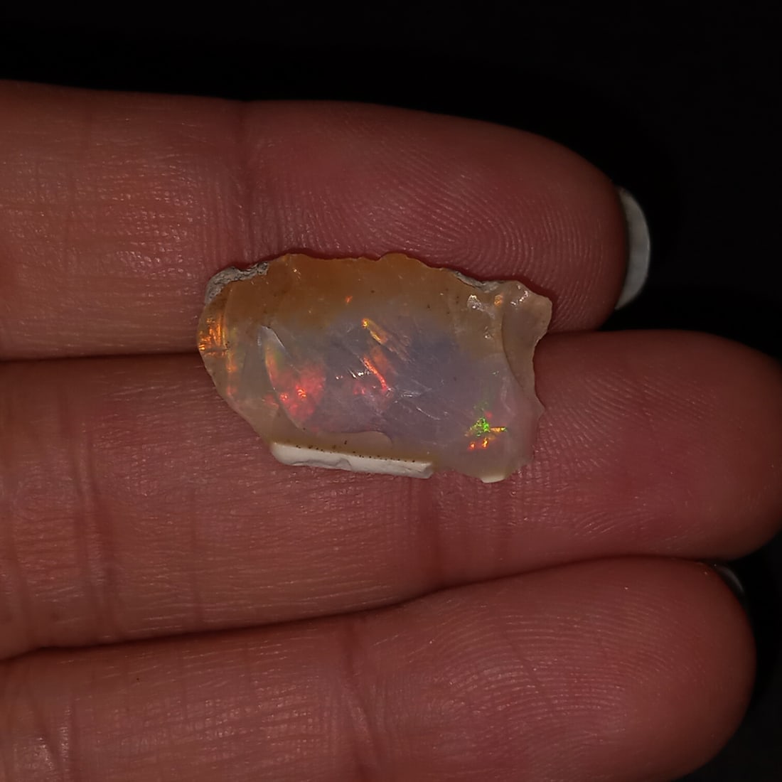 Raw rough free shape Welo Opal, weight 3.99 cts (1 of 7)