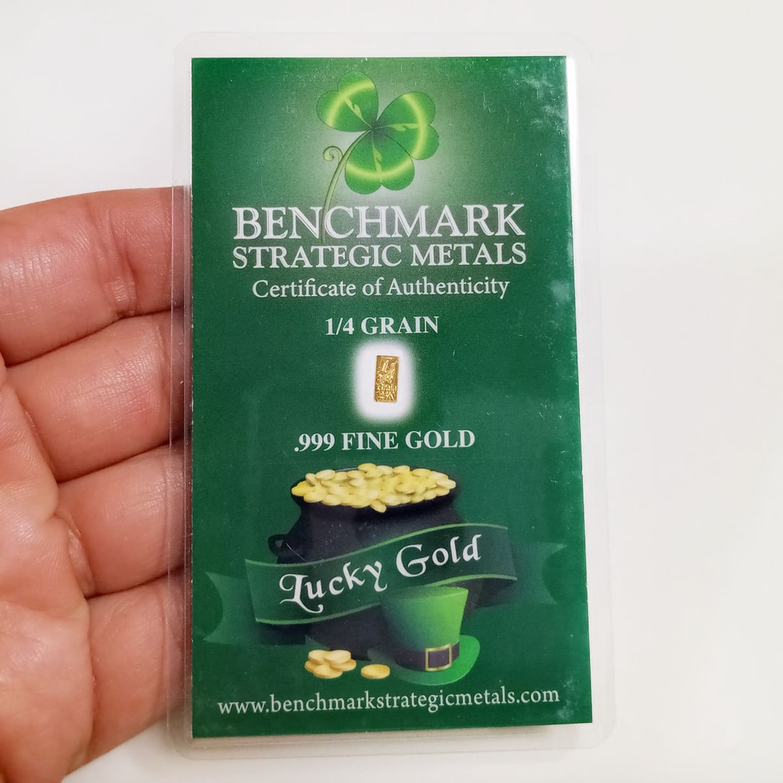 24K Gold 0.25 GRAIN Benchmark tiny bullion: Collectible Lucky Gold 24K Gold 0.25 GRAIN Benchmark Strategic Metals tiny bullion COA. 0.25 GRAIN is 0.01619973 GRAMS. Condition very good.