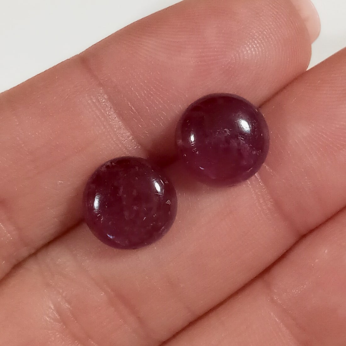 Pair of 10 mm round shape ruby flat cabochon, 10.33 cts (1 of 3)